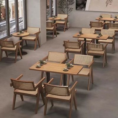 주문 식당 커피숍 작은 바 상업적 가구는 단단한 나무로 된 외식 세트를 재로 만듭니다 online manufacture